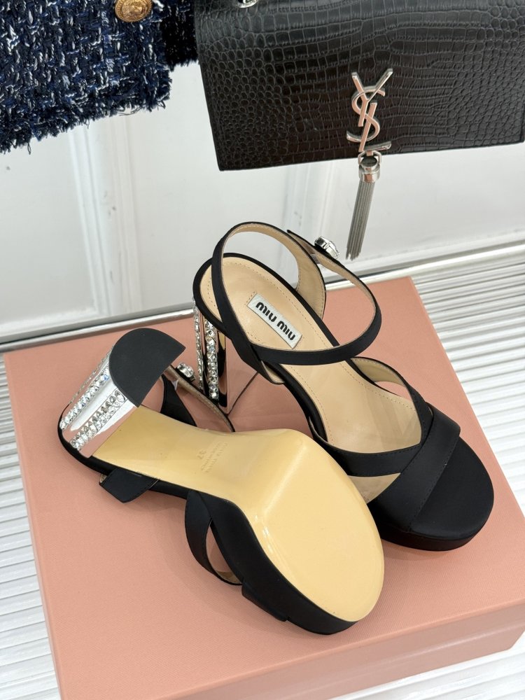 Босоножки фото 9