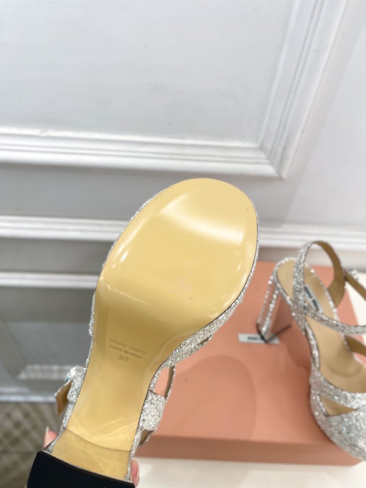 Босоніжки фото 9