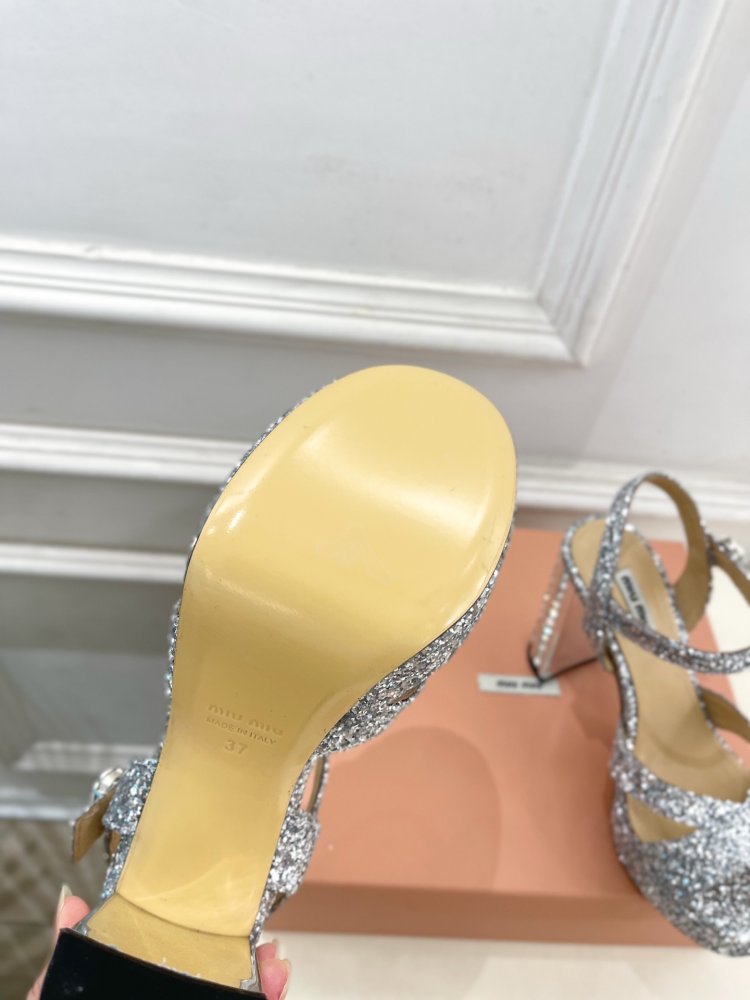 Босоніжки фото 9