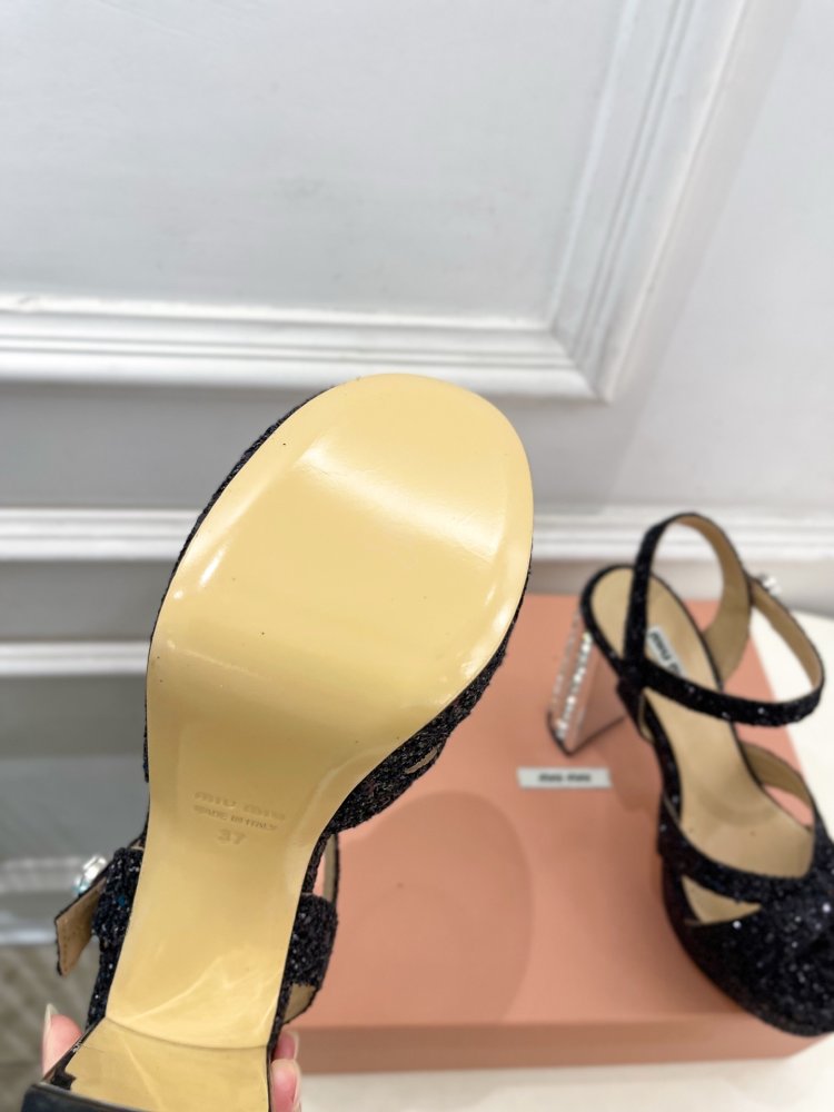 Босоножки фото 9