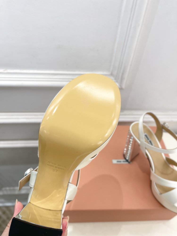 Босоножки фото 9