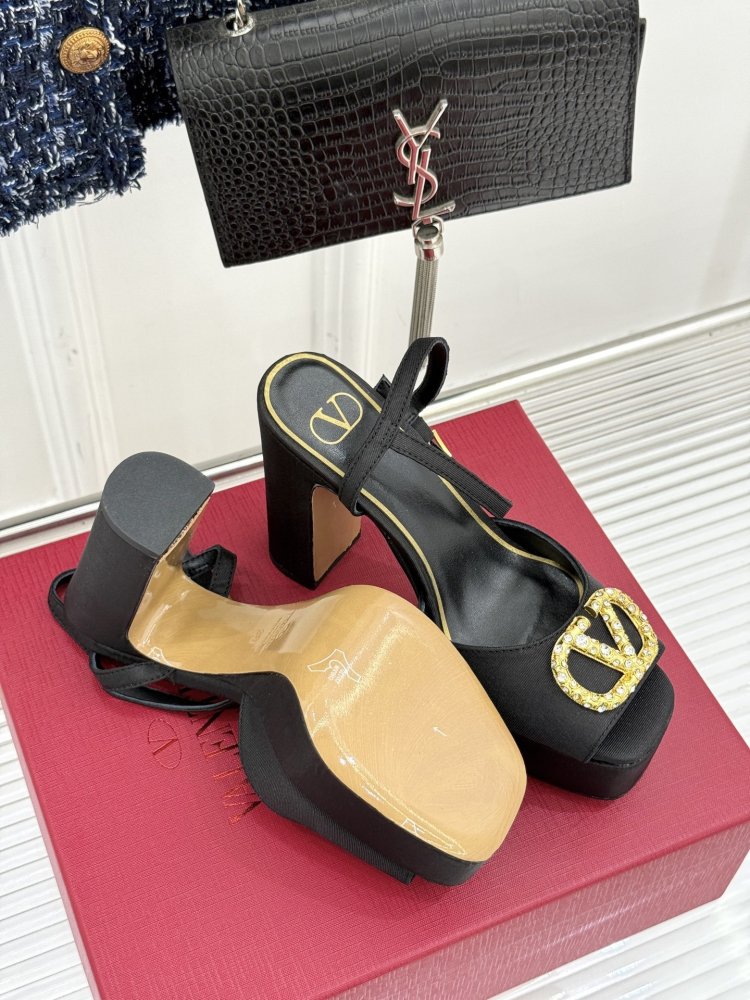 Босоножки фото 9