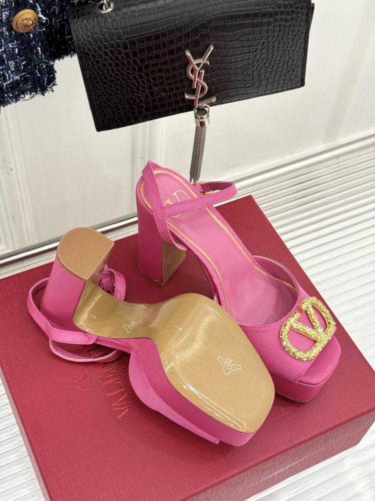 Босоножки фото 9