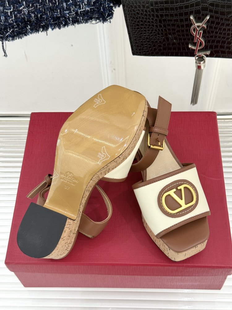 Босоножки фото 9