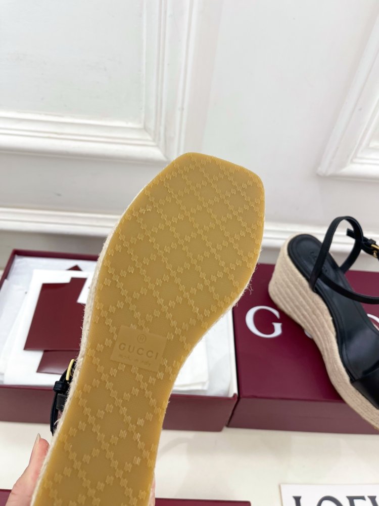 Босоножки фото 9