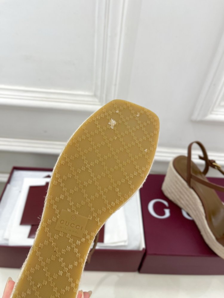 Босоножки фото 9