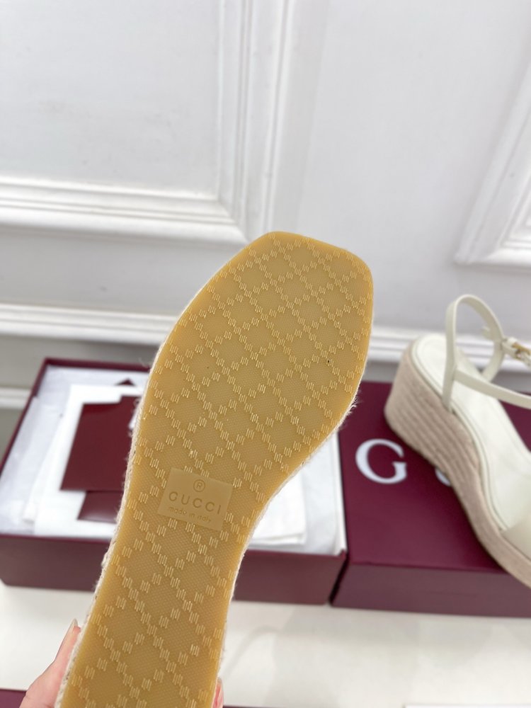 Босоніжки фото 9