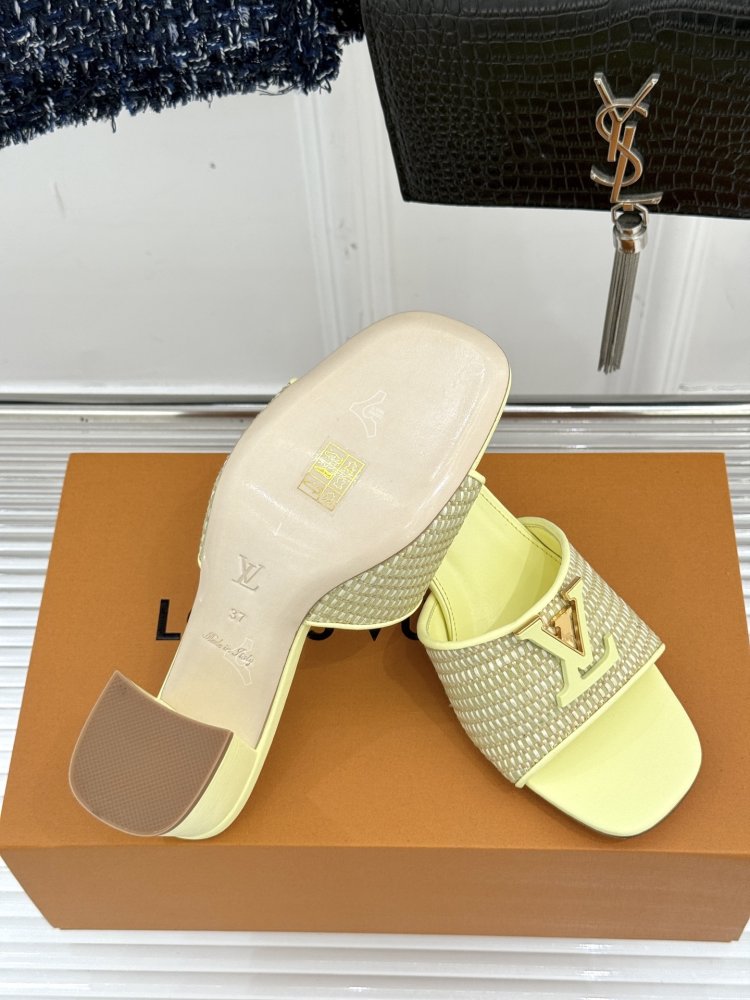 Босоніжки фото 9