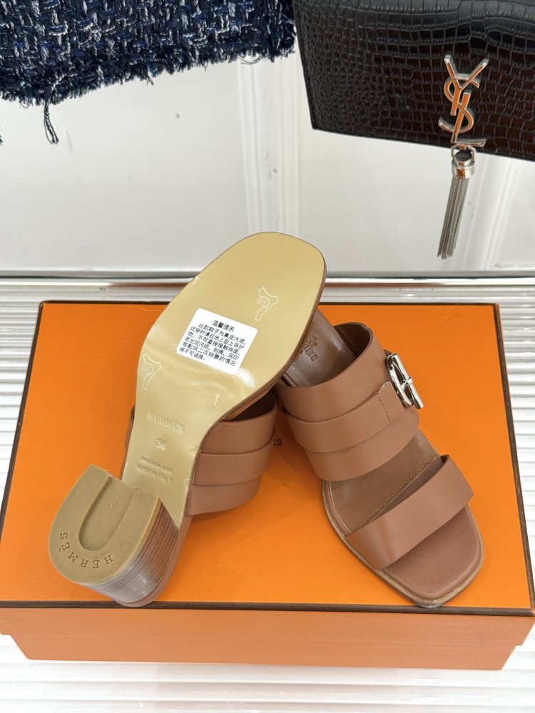 Босоножки фото 9