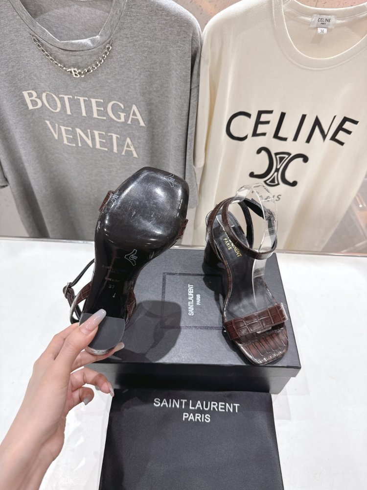 Босоніжки фото 9