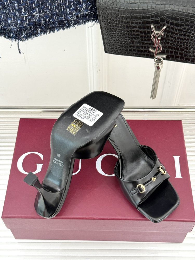 Босоножки фото 9