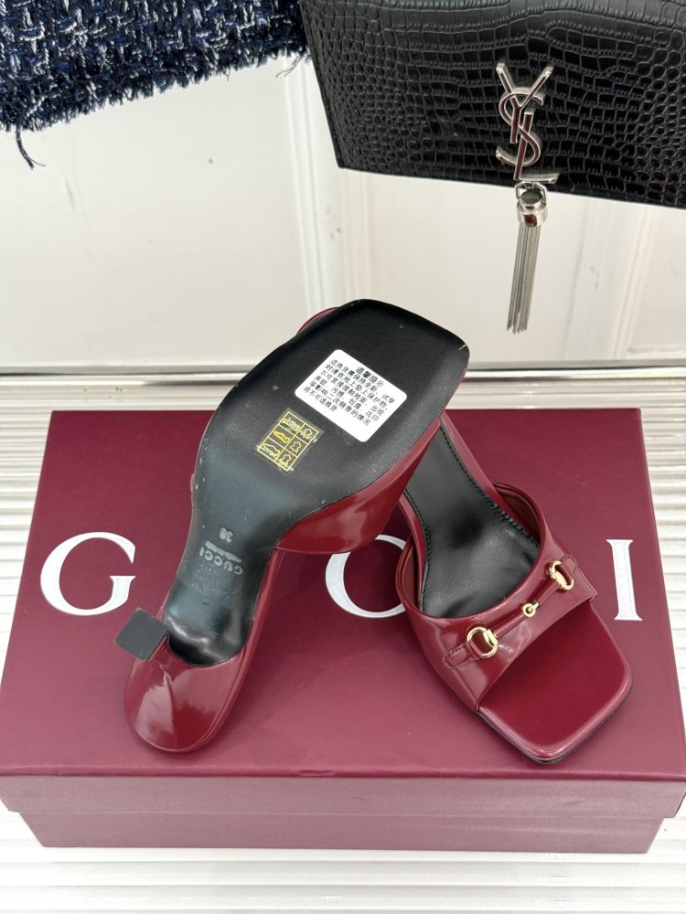 Босоножки фото 9