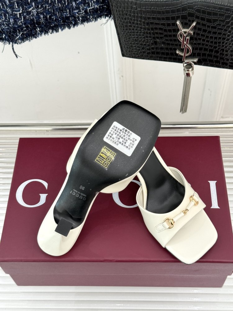 Босоножки фото 9