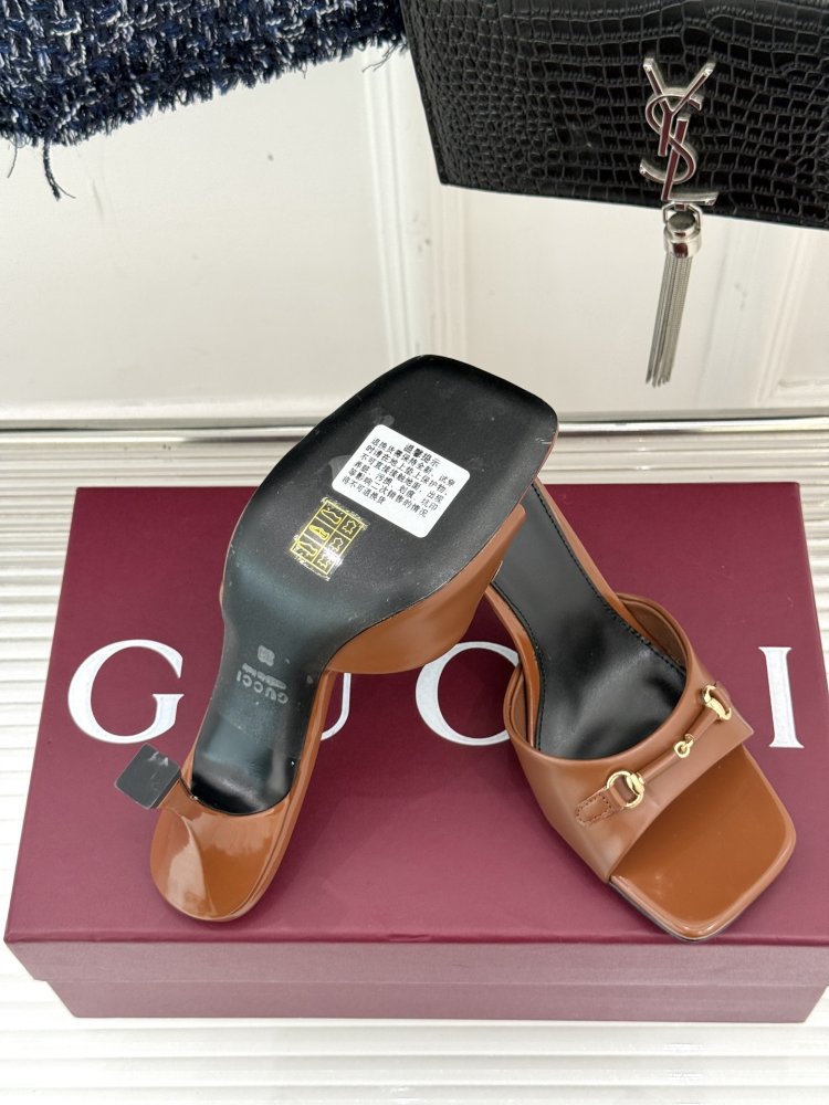 Босоножки фото 9