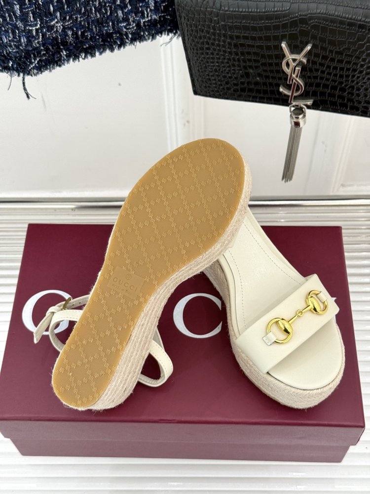 Босоножки фото 9