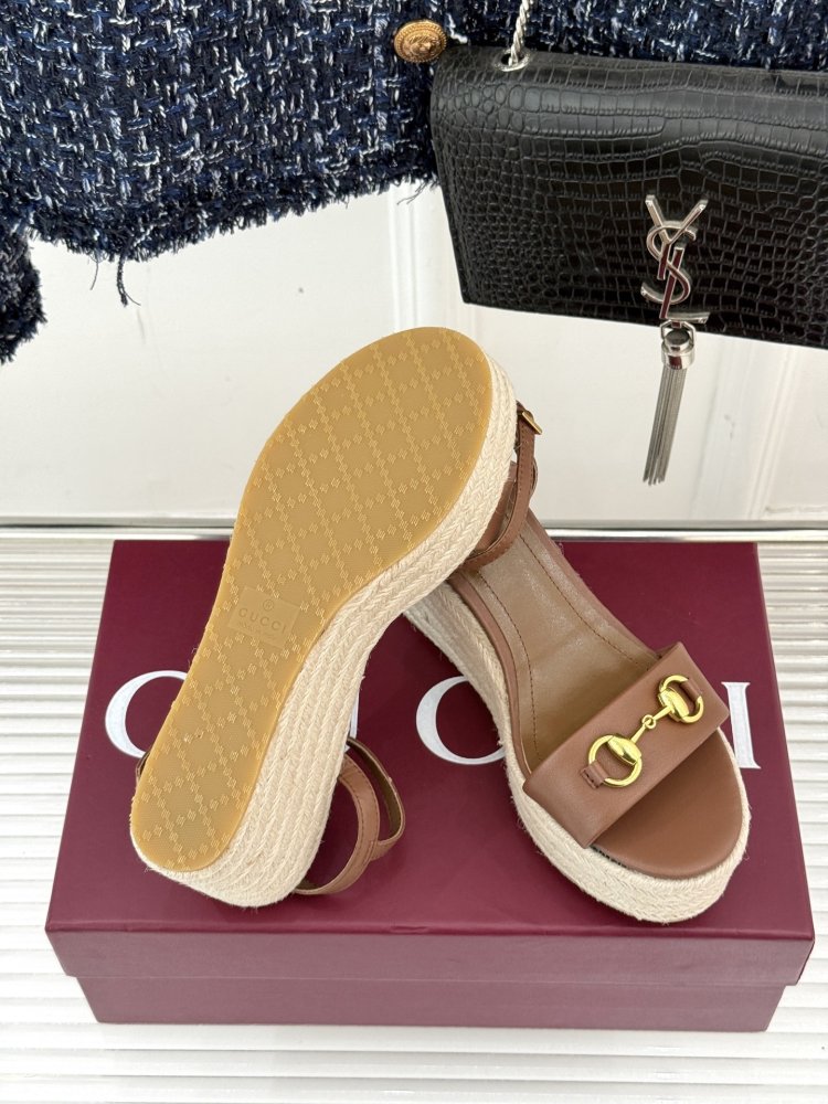 Босоножки фото 9