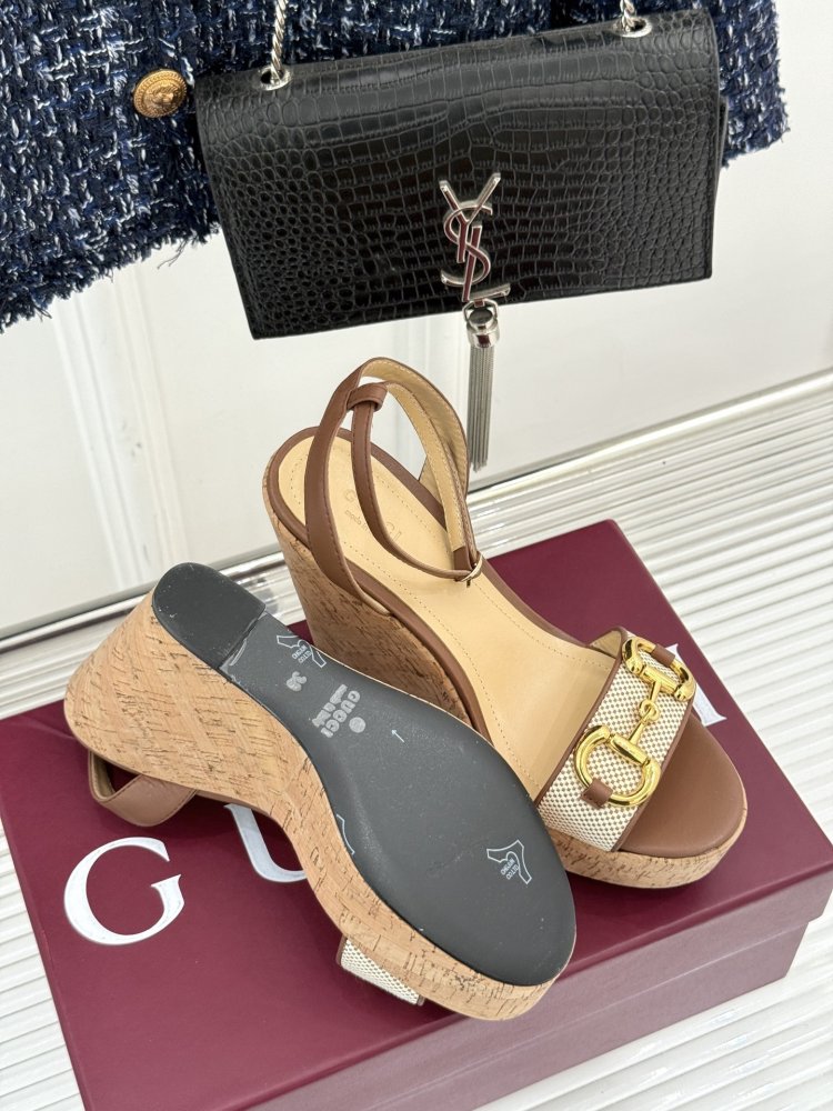 Босоножки фото 9