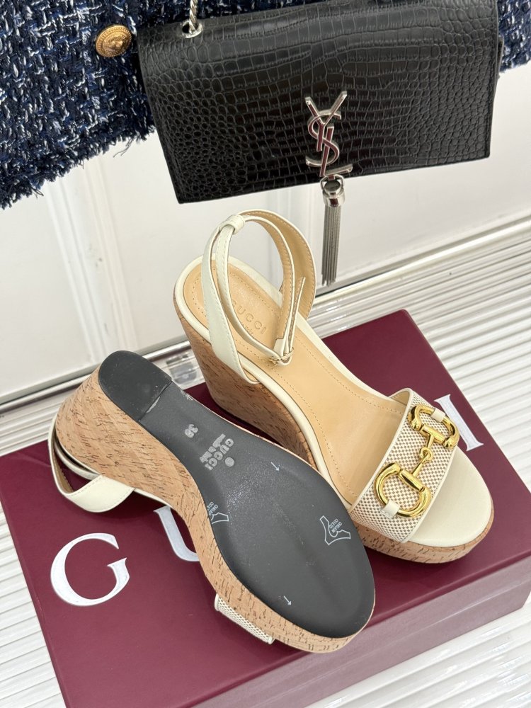 Босоножки фото 9