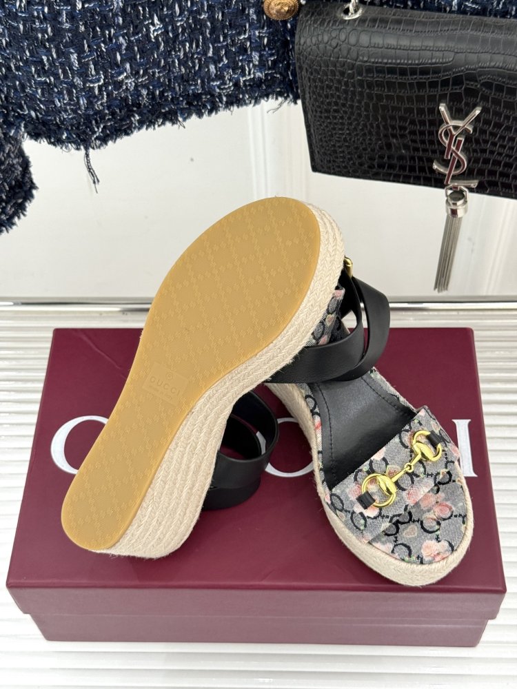 Босоножки фото 9