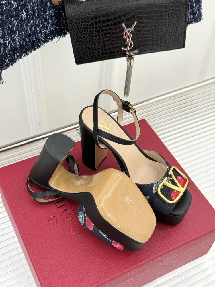 Босоножки фото 9