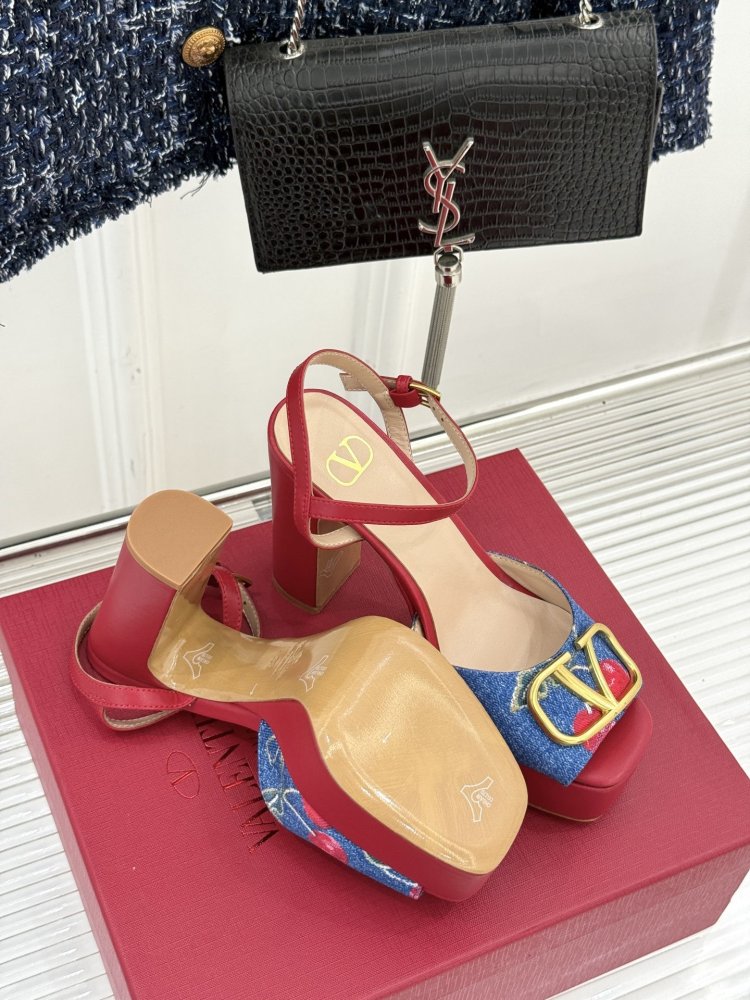 Босоножки фото 9