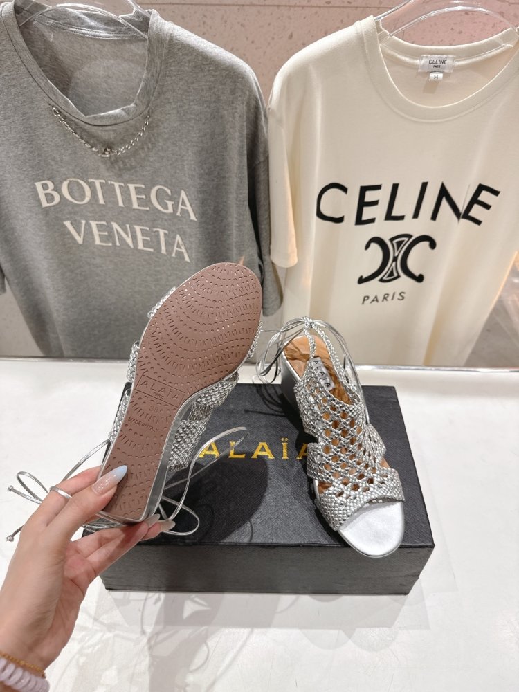 Босоніжки фото 9