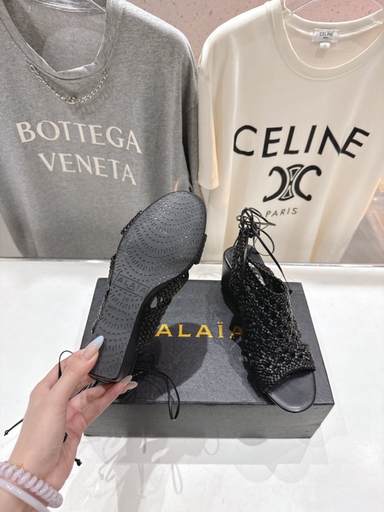 Босоніжки фото 9