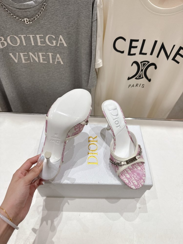 Босоножки фото 9