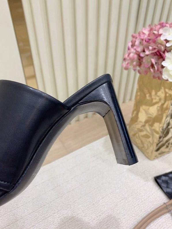 Босоніжки фото 9