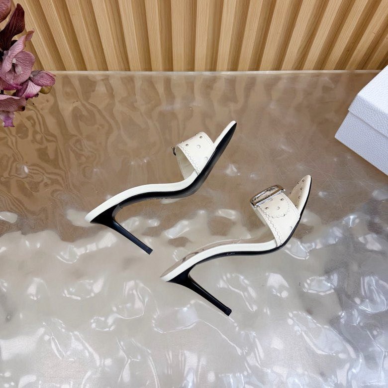 Босоножки фото 9