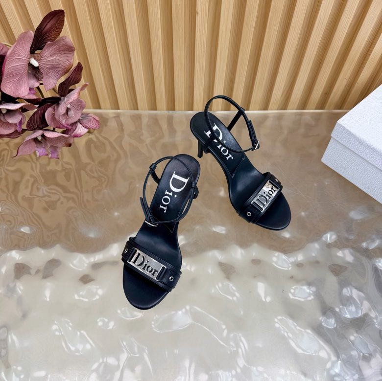 Босоножки фото 9