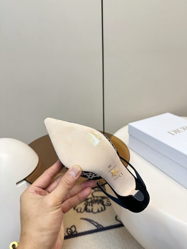 Босоніжки фото 9