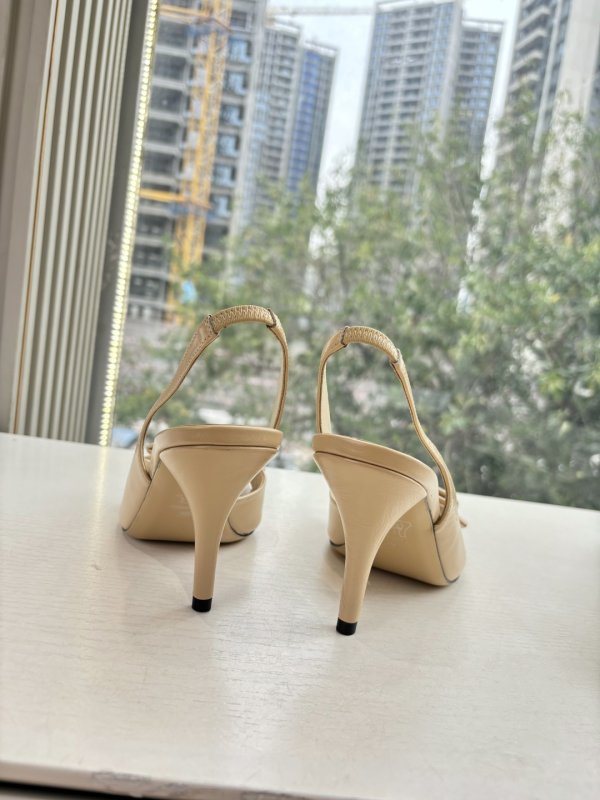 Босоніжки фото 9