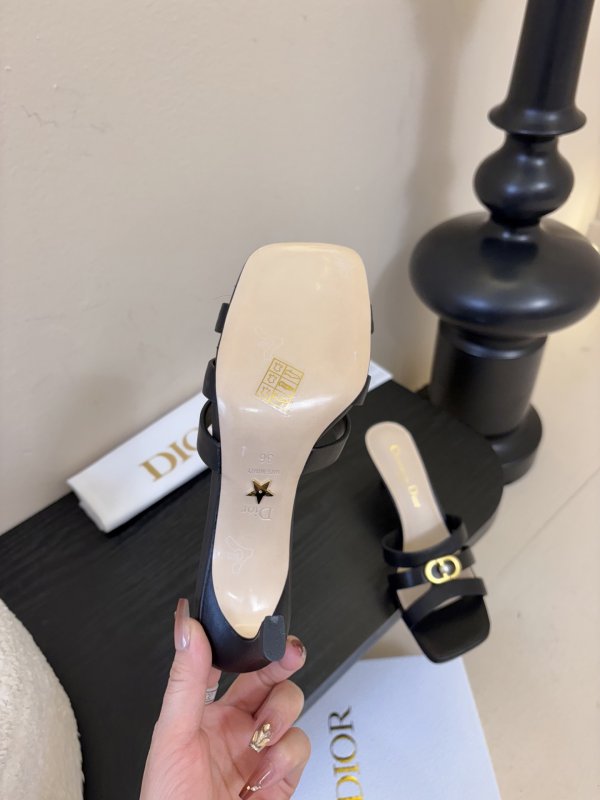 Босоніжки фото 9