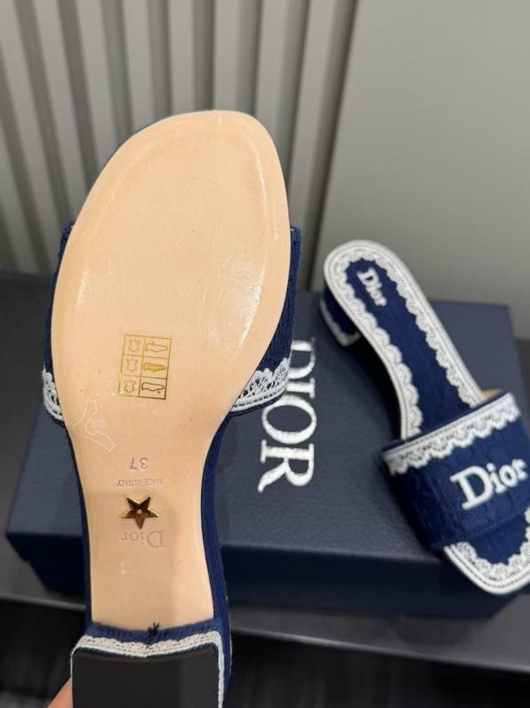 Босоножки фото 9