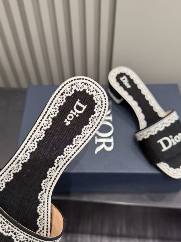 Босоножки фото 9