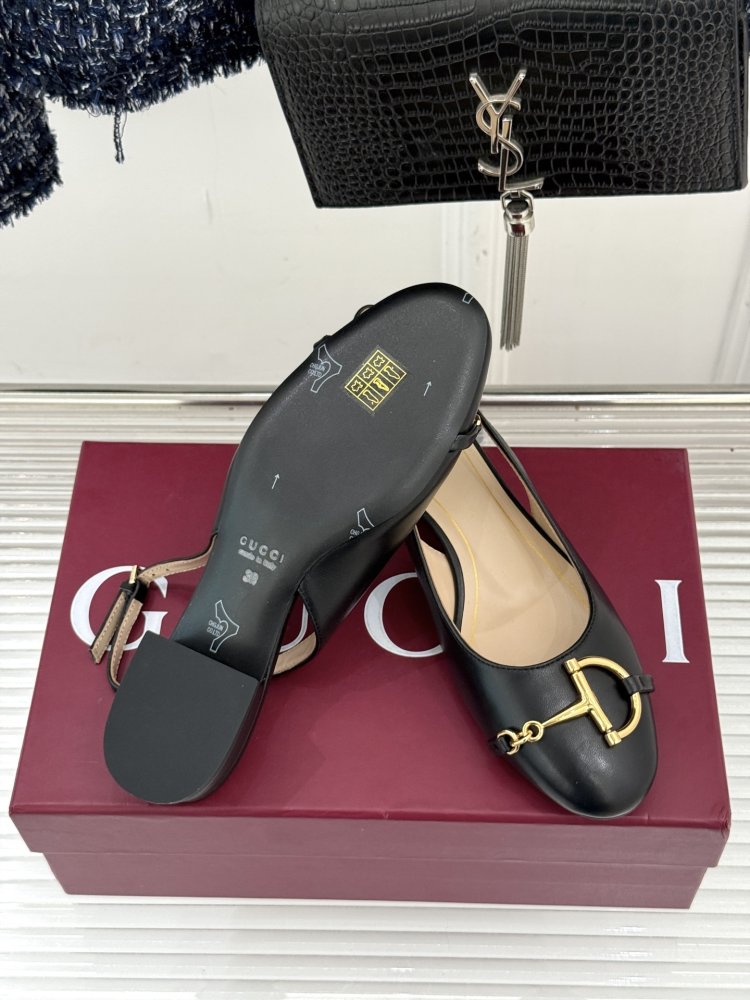 Босоножки фото 9