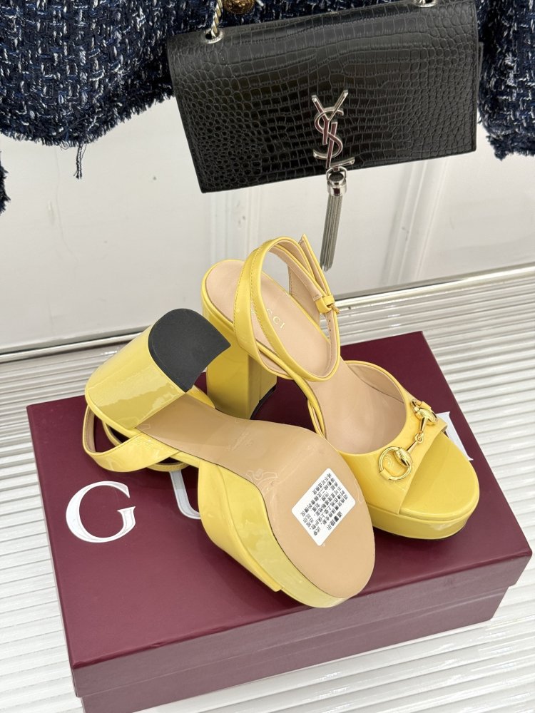 Босоножки фото 9