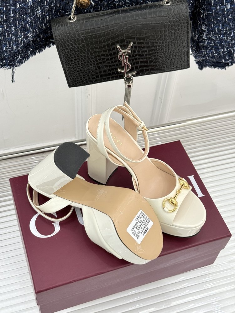 Босоножки фото 9