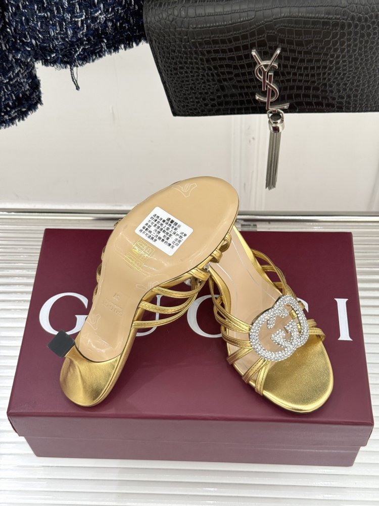 Босоножки фото 9