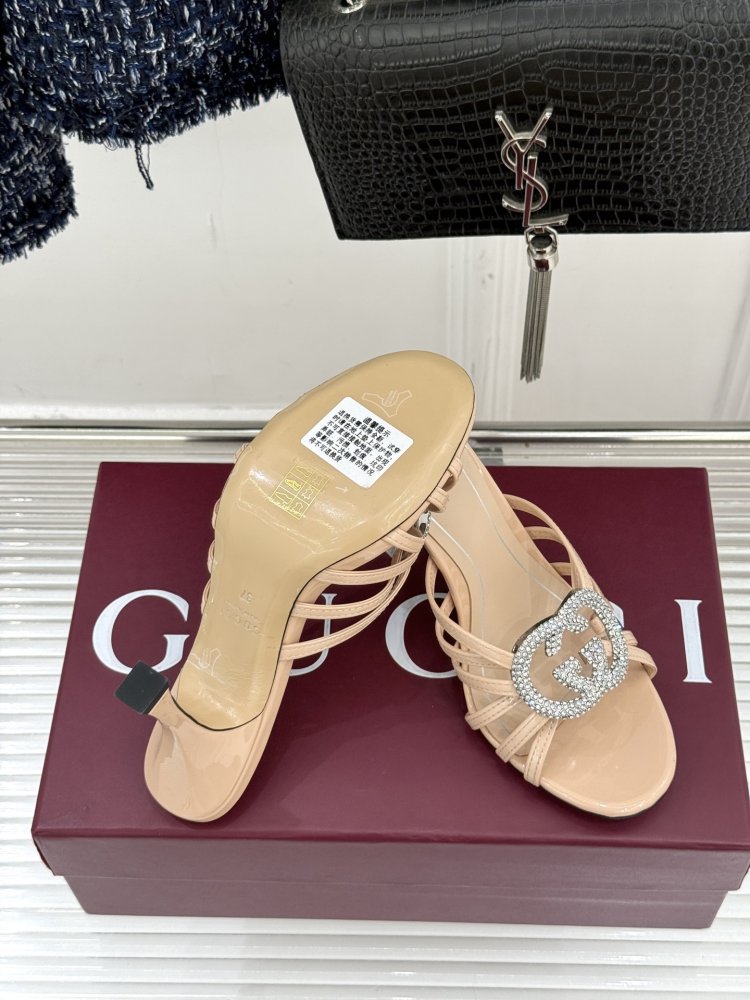 Босоножки фото 9