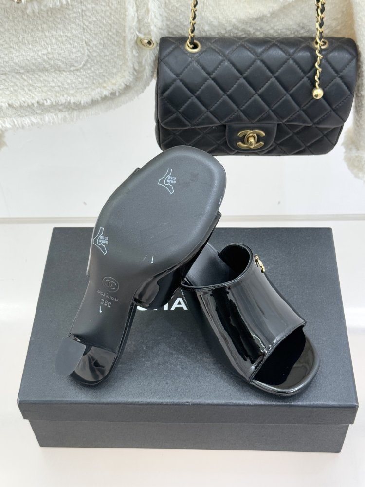 Босоніжки фото 9