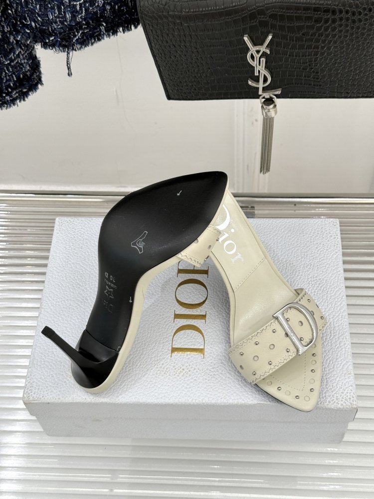 Босоножки фото 9