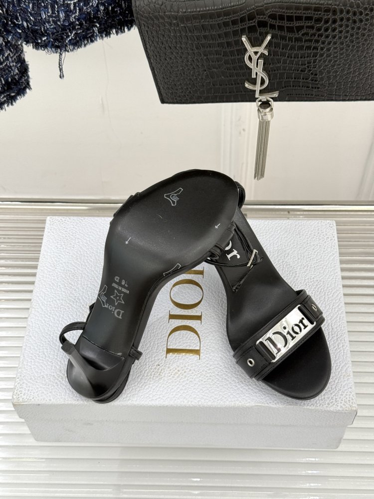 Босоножки фото 9