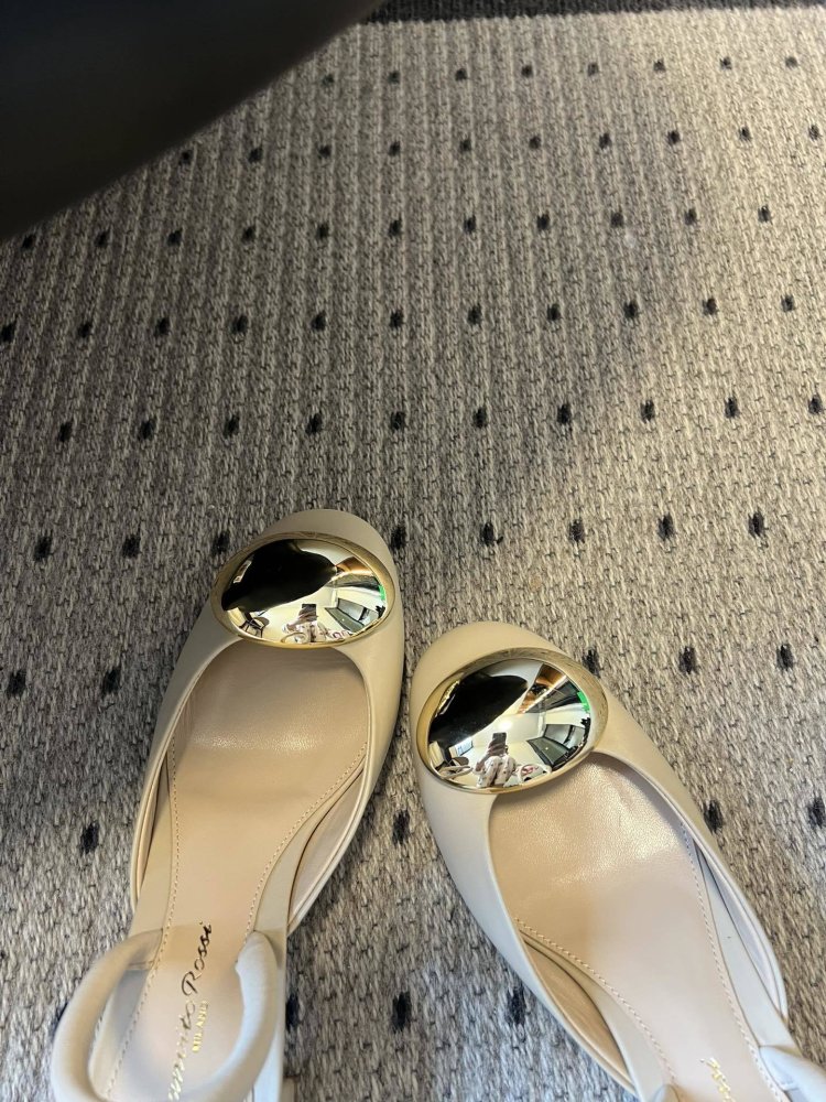 Босоножки фото 9