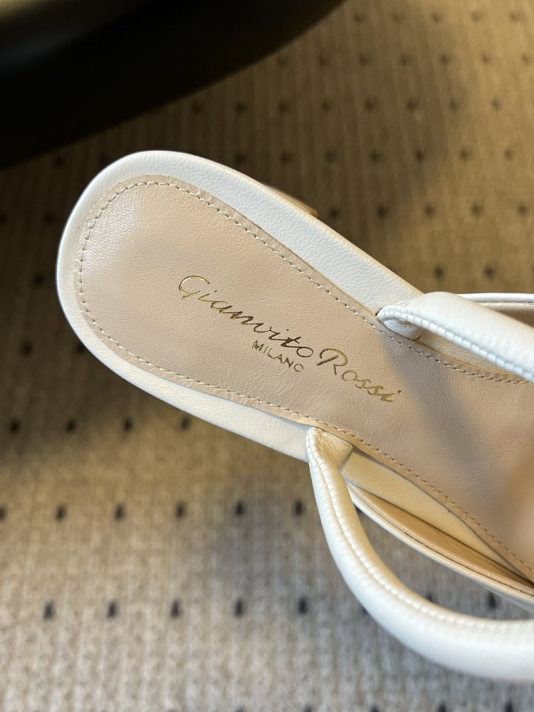 Босоножки фото 9