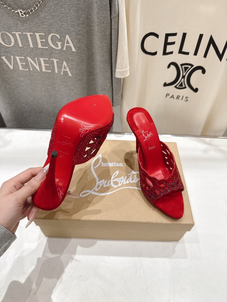 Босоножки фото 9