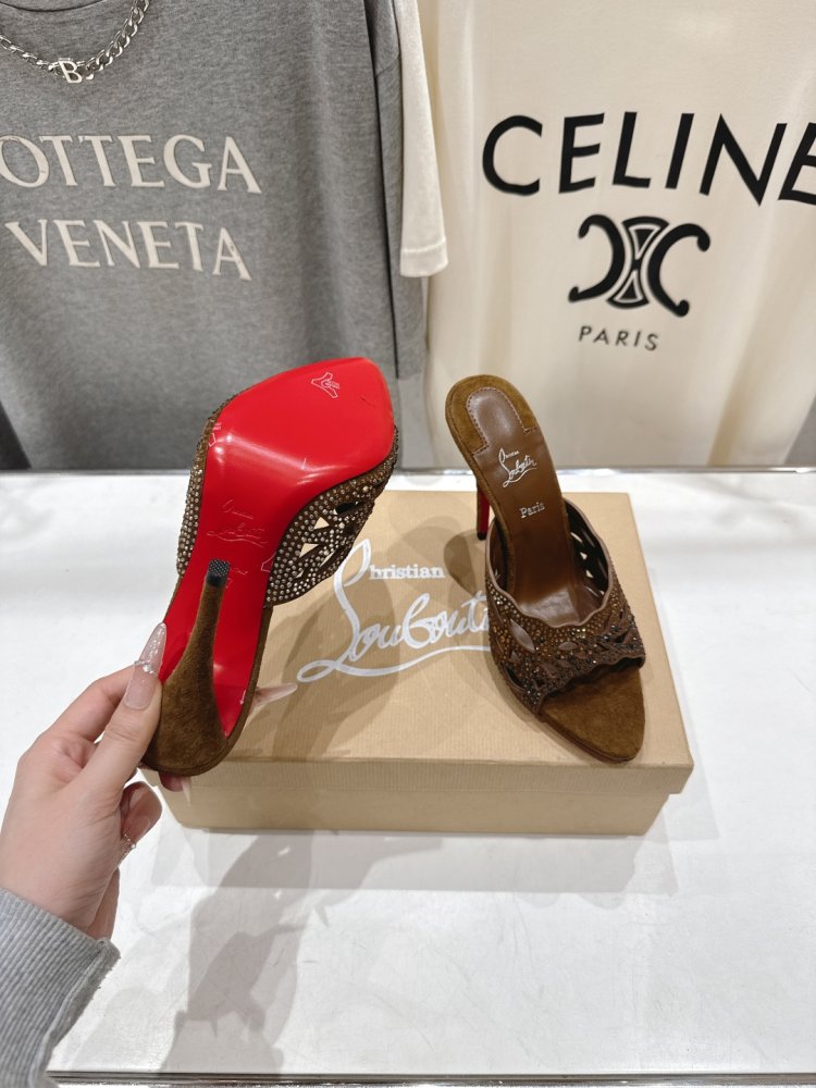 Босоножки фото 9