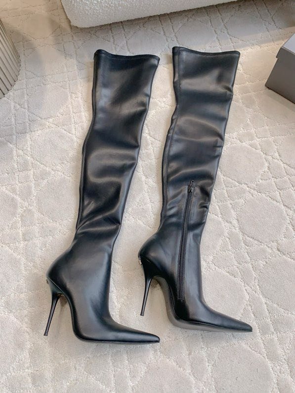 Ботфорты кожаные на шпильке