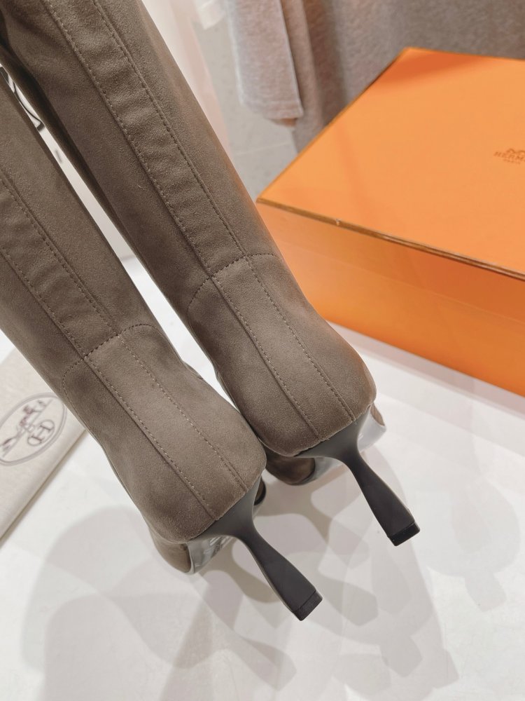 Ботфорти на високому підборах фото 8